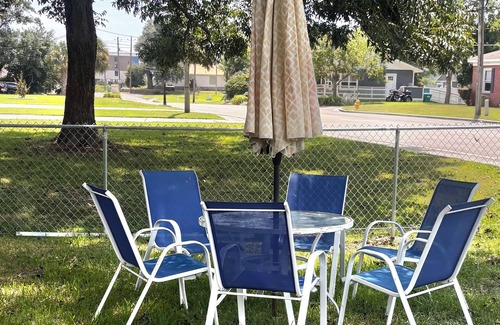 Gulfport House | Spacious family beach home w bbq grill, arcade, game room near park & downtown