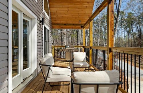 Westminster House | Spacious Family Cabin with Lake Hartwell Access in Westminster, South Carolina