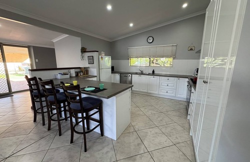 Merredin House | Spacious Family/Corporate Getaway in the Heart of Merredin - House on French
