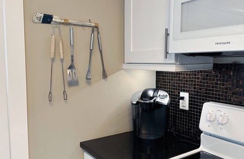 Grand Bend House | Spacious Family Cottage in Grand Bend | Short Walk to the Beach