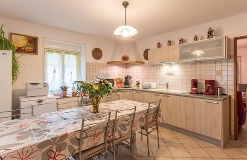 Briaucourt Cottage | Spacious family cottage with full amenities in Briaucourt