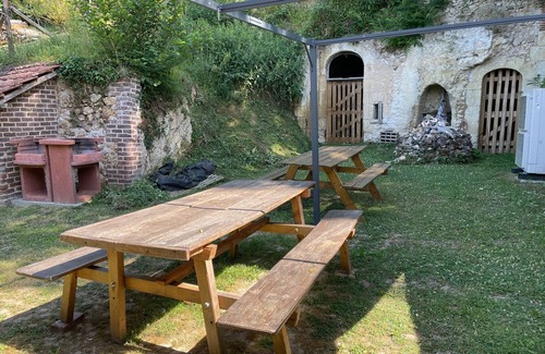 Chahaignes Cottage | Spacious Family Cottage with Garden, Terrace, and Wifi near Le Mans and Tours