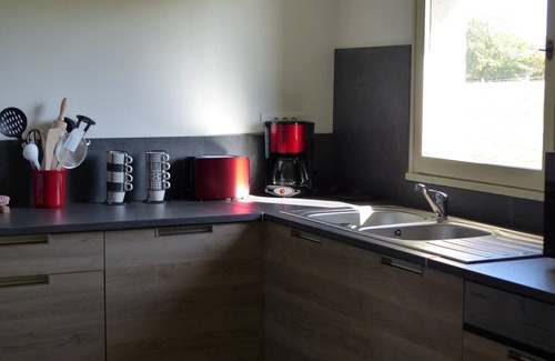 Vaumas Cottage | Spacious Family Country Retreat with Modern Amenities Near Le Pal Amusement Park