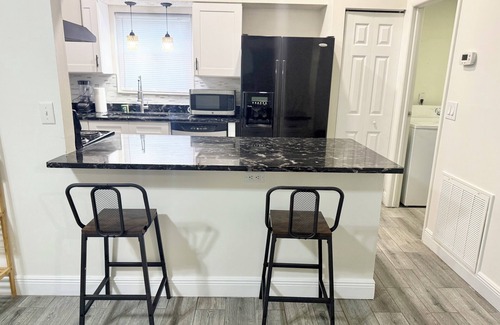 Carrollwood House | Spacious Family Dog Friendly Near TPA Airport Mall Highway 3 Bedroom Fenced Yard