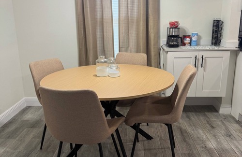 Carrollwood House | Spacious Family Dog Friendly Near TPA Airport Mall Highway 3 Bedroom Fenced Yard