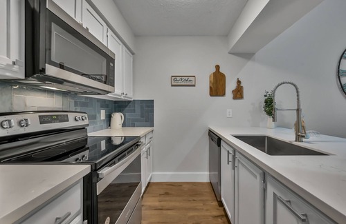 Walden on Lake Conroe Condo | Spacious Family & Dog Friendly Condo close to Margaritaville and Restaurants.