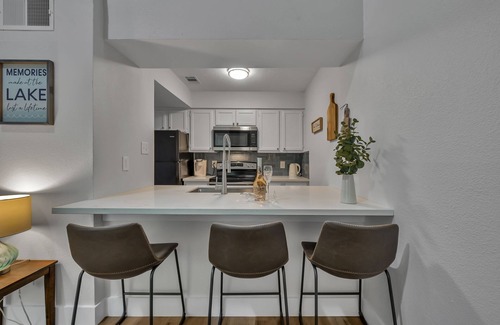 Walden on Lake Conroe Condo | Spacious Family & Dog Friendly Condo close to Margaritaville and Restaurants.