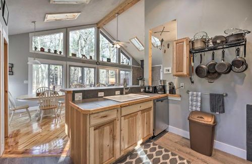 Montague House | Spacious Family Escape Walk to Lake Michigan!