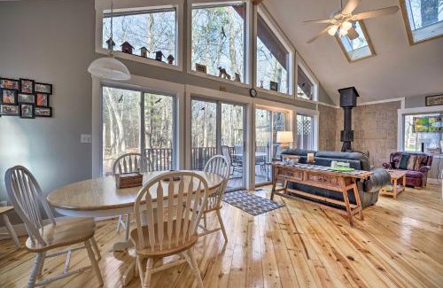 Montague House | Spacious Family Escape Walk to Lake Michigan!