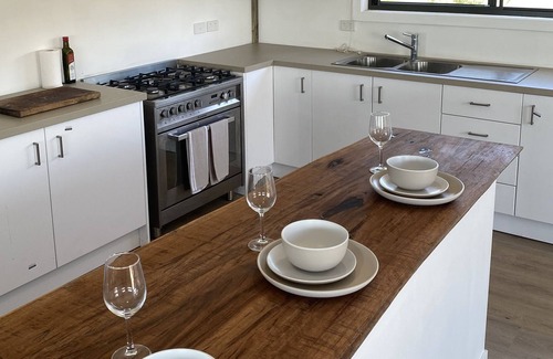 South Kempsey House | Spacious family friendly house with lot of room and fun. Pet-friendly!