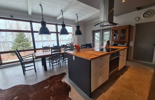 Colchester County House | Spacious family friendly house 10 people. Close to Wentworth Jost, Tatabrew etc