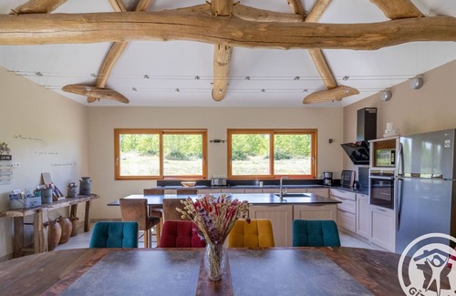 Echemire Cottage | Spacious Family Getaway: Private Pool, Modern Amenities, Close to Angers & La Flèche Zoo