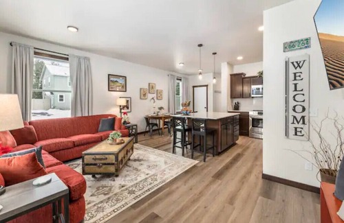 Priest River House | Spacious & family friendly retreat in newer townhome near town in Priest River