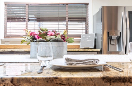 Telluride House | Spacious Family Friendly Mainstreet Townhome - Downtown Telluride