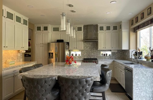 Evergreen House | Spacious family-friendly 4-bedroom house with WiFi and AC in charming San Jose