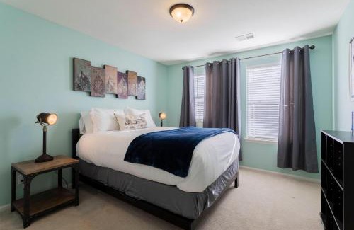 Stapleton House | Spacious Family Friendly Townhome in Central Park