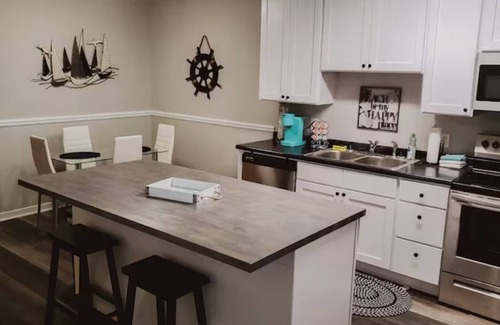 Foley Apartment | Spacious Family Friendly Apt Near OWA & Beach 618n