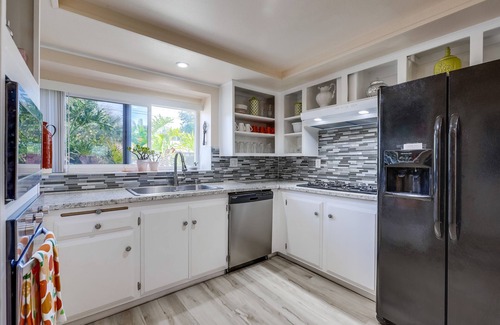 Orange House | Spacious & Family-Friendly Stay Near Disneyland & Beaches – Clean & Comfortable!