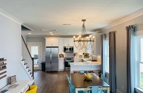Winchester House | Spacious Family Gem: Golf Cart - 2 Ensuites - Pool