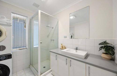 West Leederville House | Spacious Family Getaway in West Leederville