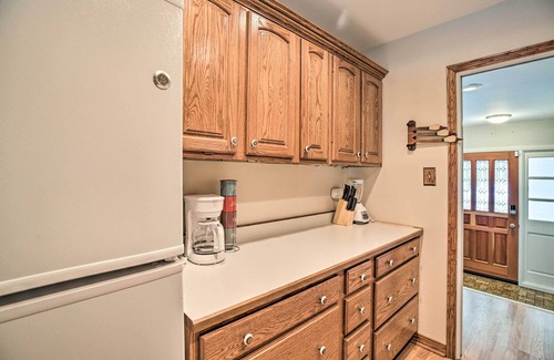 Glenwood House | Spacious Family Glenwood Estates Home w/Hot Tub!