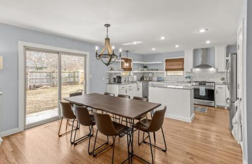 Siloam Springs House | Spacious Family Haven - Walk to Downtown & JBU