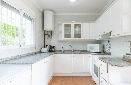 Almadrava Beach House | Spacious family home with Airco, private 5x10m pool, sandy beach 300m, free WiFi