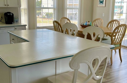 Holden Beach House | Spacious family home with private beachfront pool and clubhouse