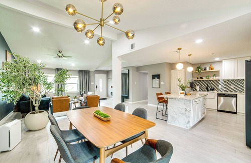 Original Town House | Spacious Family Home, 5 Mi to Galleria Dallas!