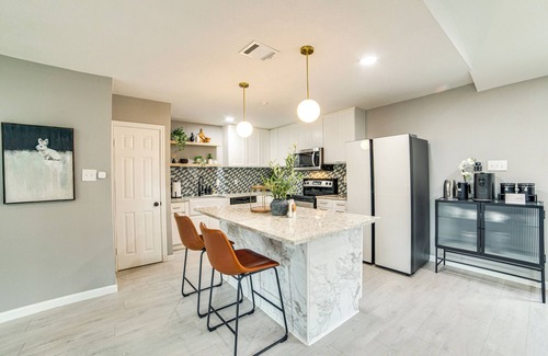 Original Town House | Spacious Family Home, 5 Mi to Galleria Dallas!