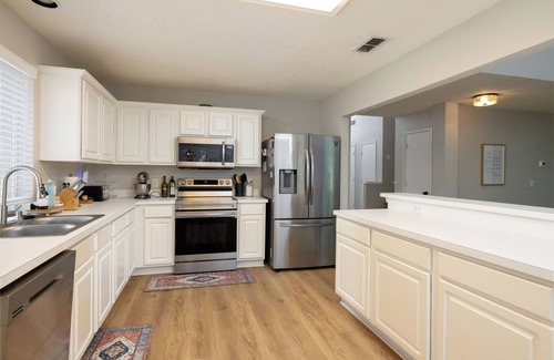 Denton House | Spacious Family Home Near Lake Lewisville with Gym & Play Area
