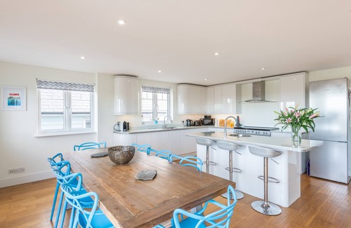 Salcombe House | Spacious family home close to all Salcombe's amenities