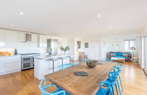 Salcombe House | Spacious family home close to all Salcombe's amenities