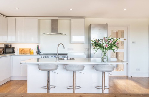 Salcombe House | Spacious family home close to all Salcombe's amenities