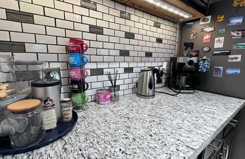 Barker House | Spacious Family Home in Houston Texas. Great neighborhood for work and fun