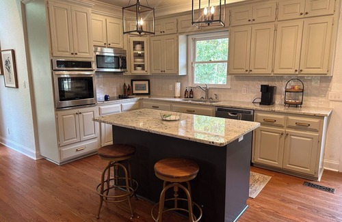 Gadsden House | Spacious family home minutes from public boat launch, shopping and hospitals.