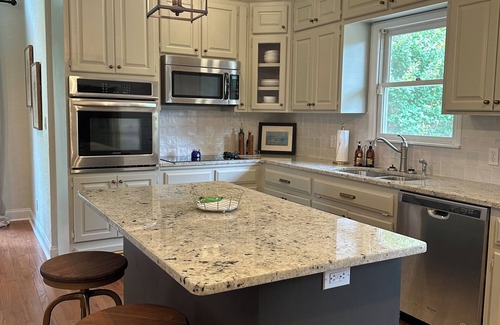 Gadsden House | Spacious family home minutes from public boat launch, shopping and hospitals.