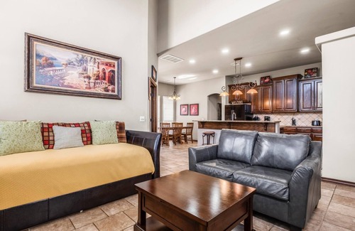 Wheatland House | Spacious family home near airport and downtown OKC