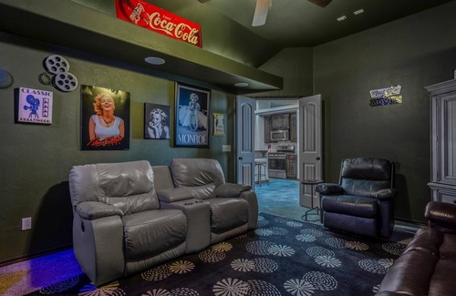 Wheatland House | Spacious family home near airport and downtown OKC