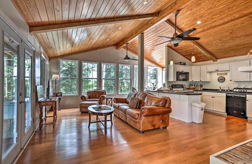 Calhoun County House | Spacious Family Home on Lake Marion w/Boat Ramp!