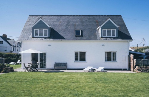 Trevone House | Spacious family home, prime location 2 minutes from Trevone's beautiful beaches