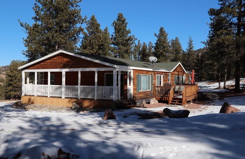 Florissant House | Spacious family home just waiting for you & yours to begin your next adventures