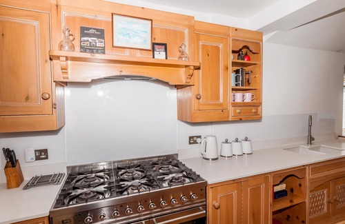 Rottingdean House | Spacious family house with panoramic sea views - short walk to the beach.