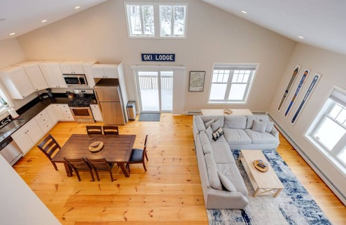 Thornton Apartment | Spacious Family House in the White Mountains! 2 Fireplaces!