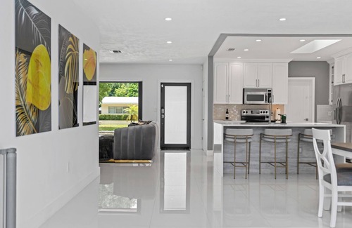 Cutler Bay House | Spacious Family Retreat with Pool & Billiards