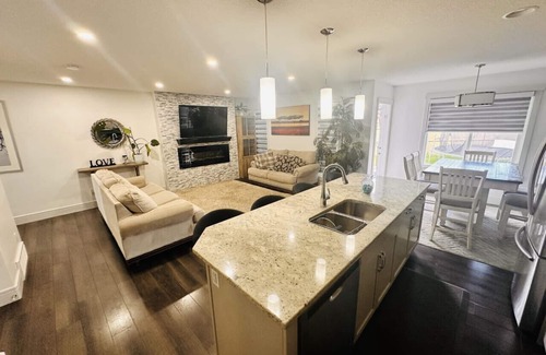 Southeast Edmonton House | Spacious Family Retreat with Playroom & Yard