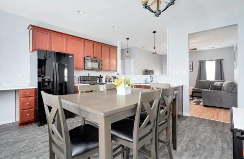 Park Duvalle House | Spacious Family Retreat - Churchill Downs & Downtown