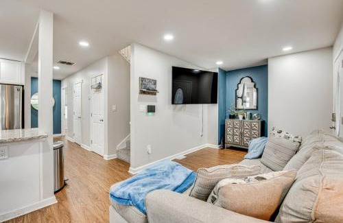 Jefferson Park House | Spacious Family Retreat Near Airport home