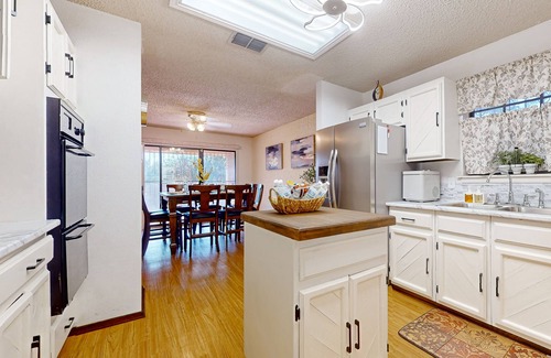 Bonanza House | Spacious family retreat close to park, with WiFi, central AC, W/D, work space