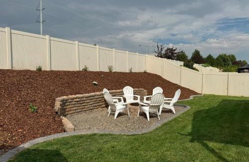 Meridian House | Spacious Family Retreat with Hot Tub & Home Theater